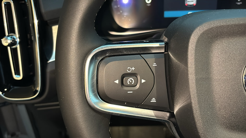 New 2026 Volvo XC40 B5 Ultra w/ Climate Package AWD/4WD image 16
