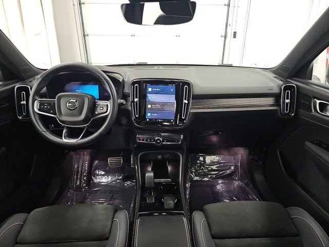 Used 2022 Volvo XC40 P8 Recharge Ultimate image 29