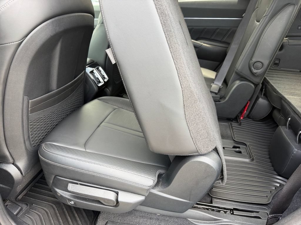 Used 2025 Kia Sorento SX FWD image 16