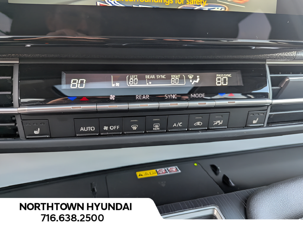 Used 2026 Toyota Sienna XLE FWD image 20