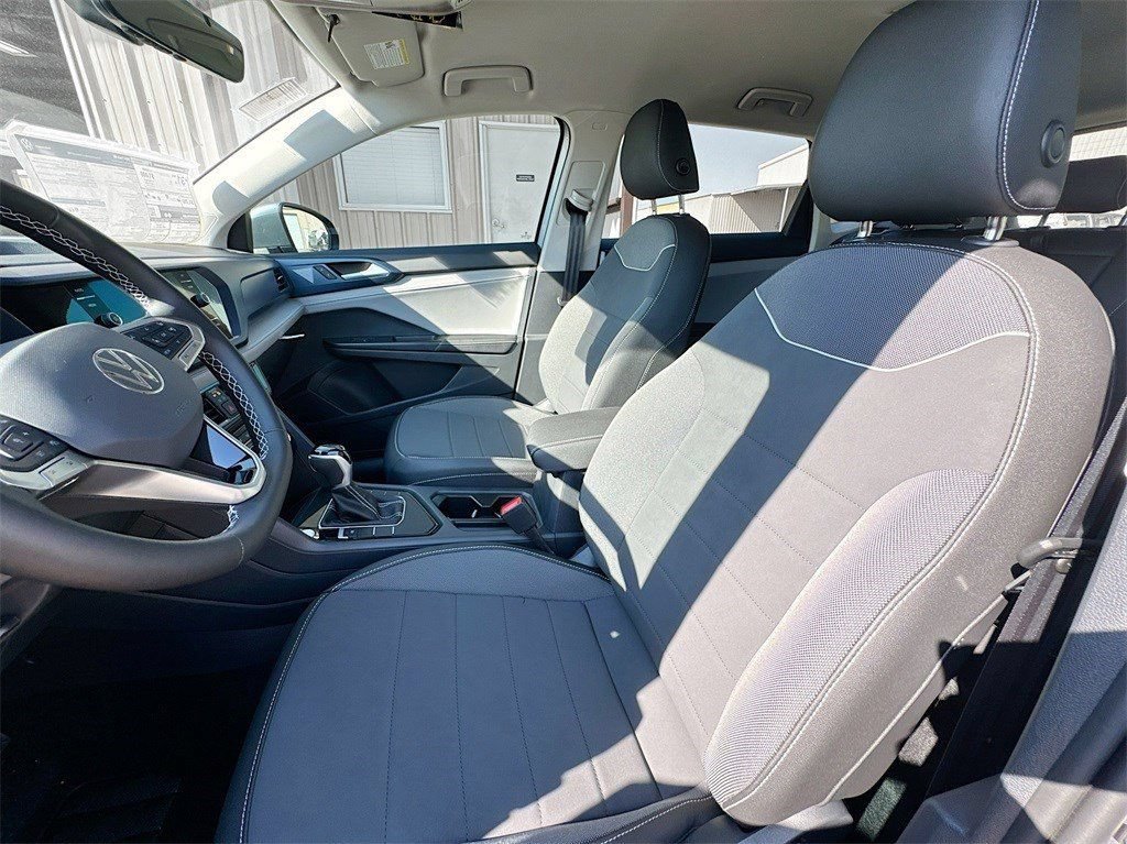 Used 2024 Volkswagen Taos SE FWD image 22