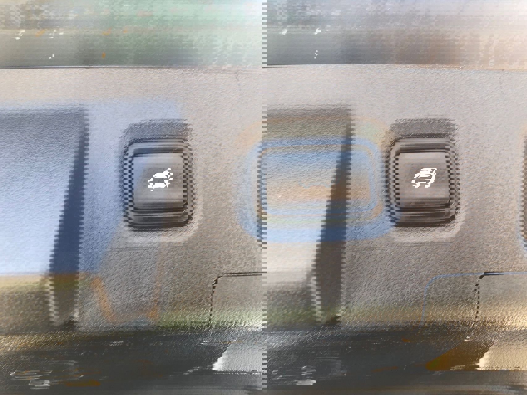 Used 2023 Hyundai Santa Fe SEL w/ Cargo Package image 18