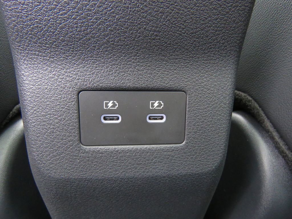 Certified 2025 Nissan Kicks SR w/ SR Premium Package AWD/4WD image 37