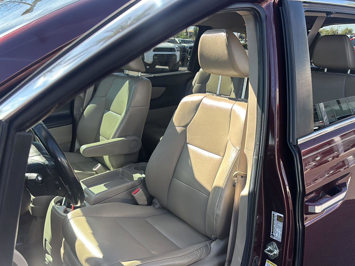 Used 2014 Honda Odyssey EX-L image 19