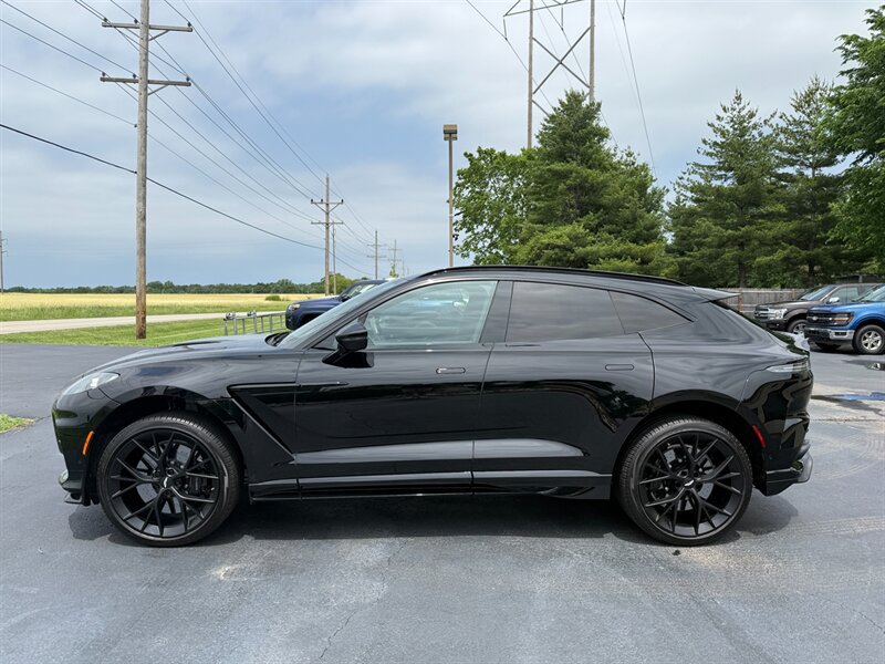 Used 2025 Aston Martin DBX 707 AWD/4WD image 10