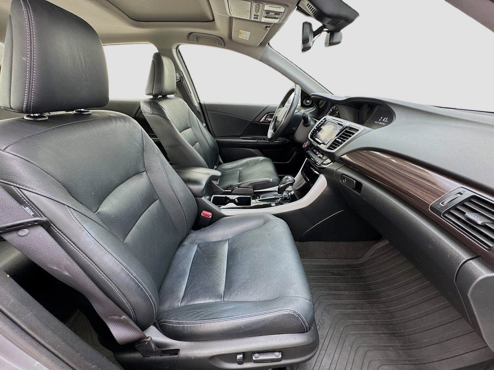 Used 2017 Honda Accord Touring image 20