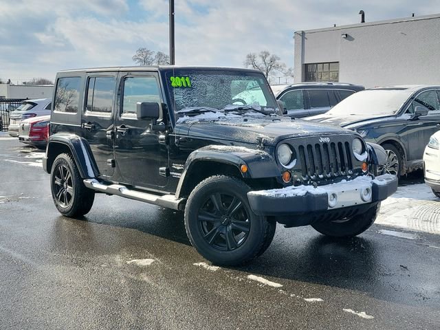 Used 2011 Jeep Wrangler Unlimited Sahara w/ Dual Top Group image 26