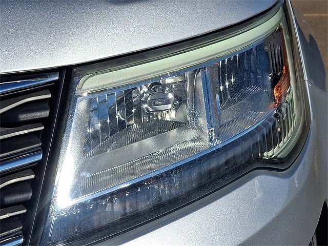 Used 2017 Ford Explorer XLT w/ Equipment Group 201A image 9