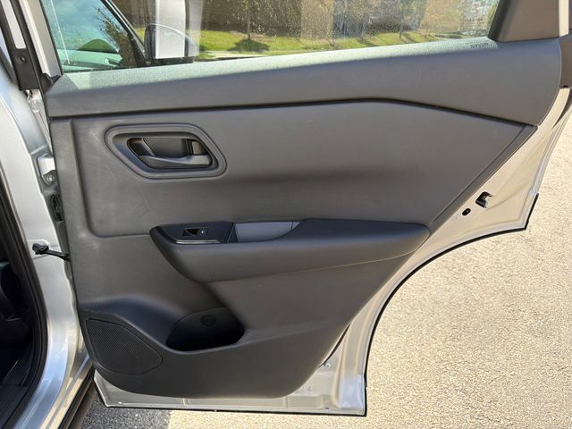 Used 2024 Nissan Rogue S image 16