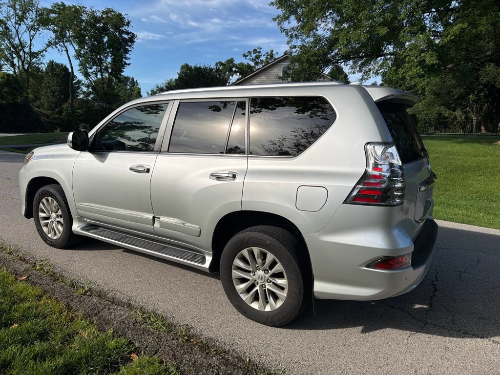 Used 2017 Lexus GX 460 Premium w/ Premium Package AWD/4WD image 8