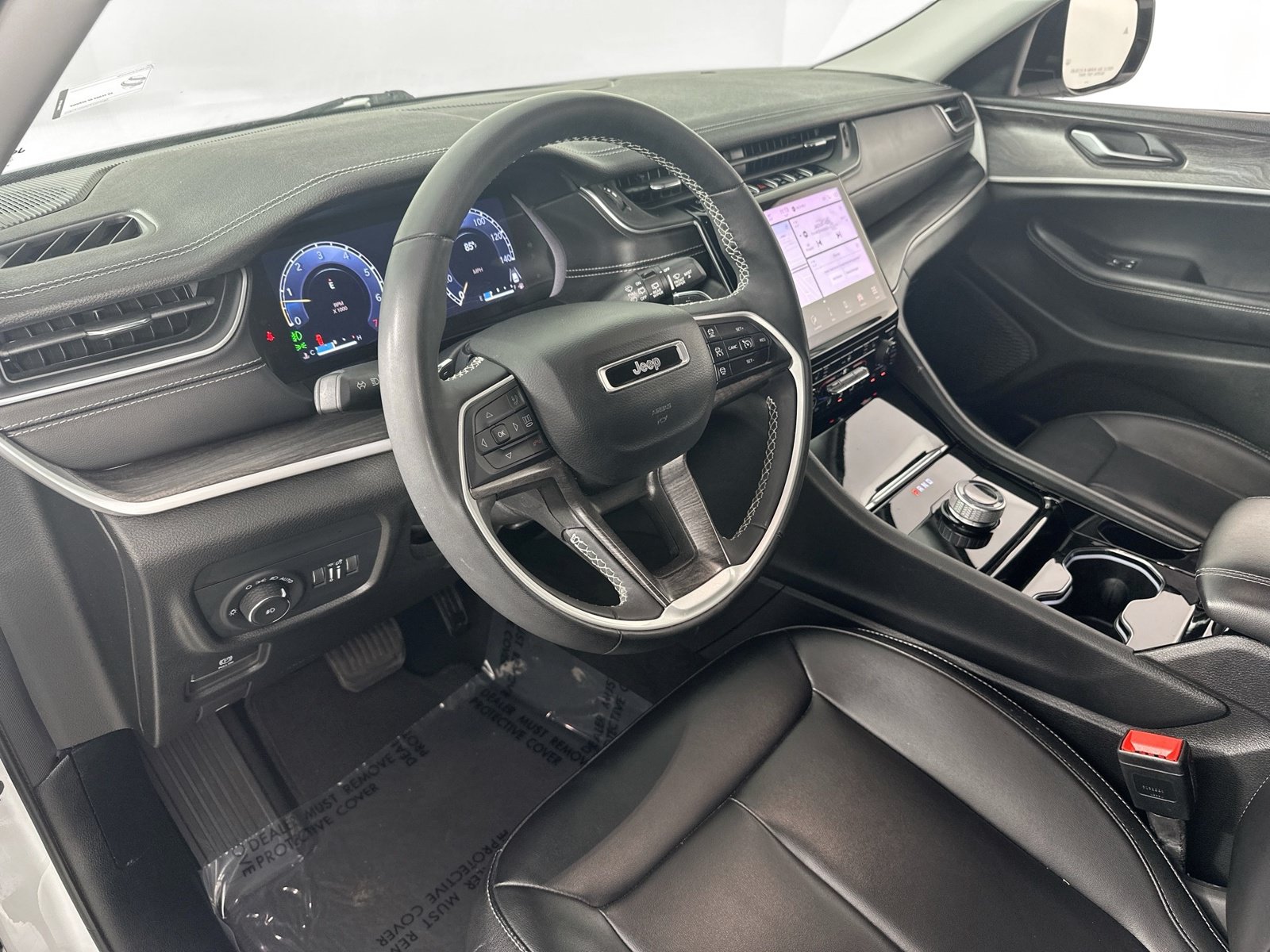 Used 2023 Jeep Grand Cherokee L Limited RWD image 9