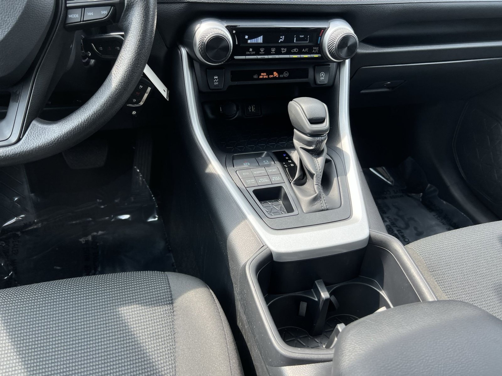 Used 2025 Toyota RAV4 LE AWD/4WD image 21