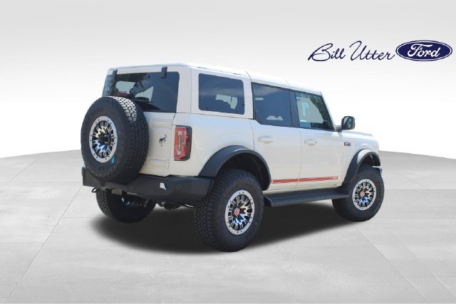 New 2026 Ford Bronco Outer Banks w/ Sasquatch Package AWD/4WD image 3