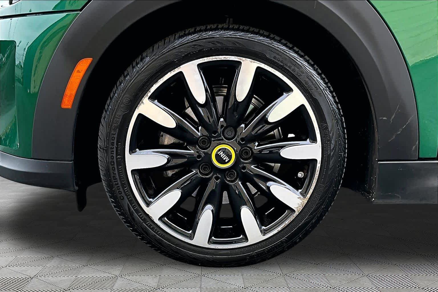 Used 2024 MINI Cooper SE FWD image 9