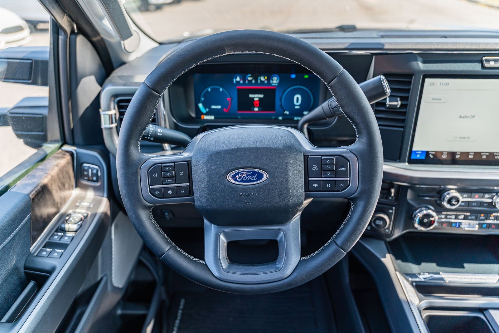 New 2025 Ford F250 Lariat w/ Black Appearance Package image 30