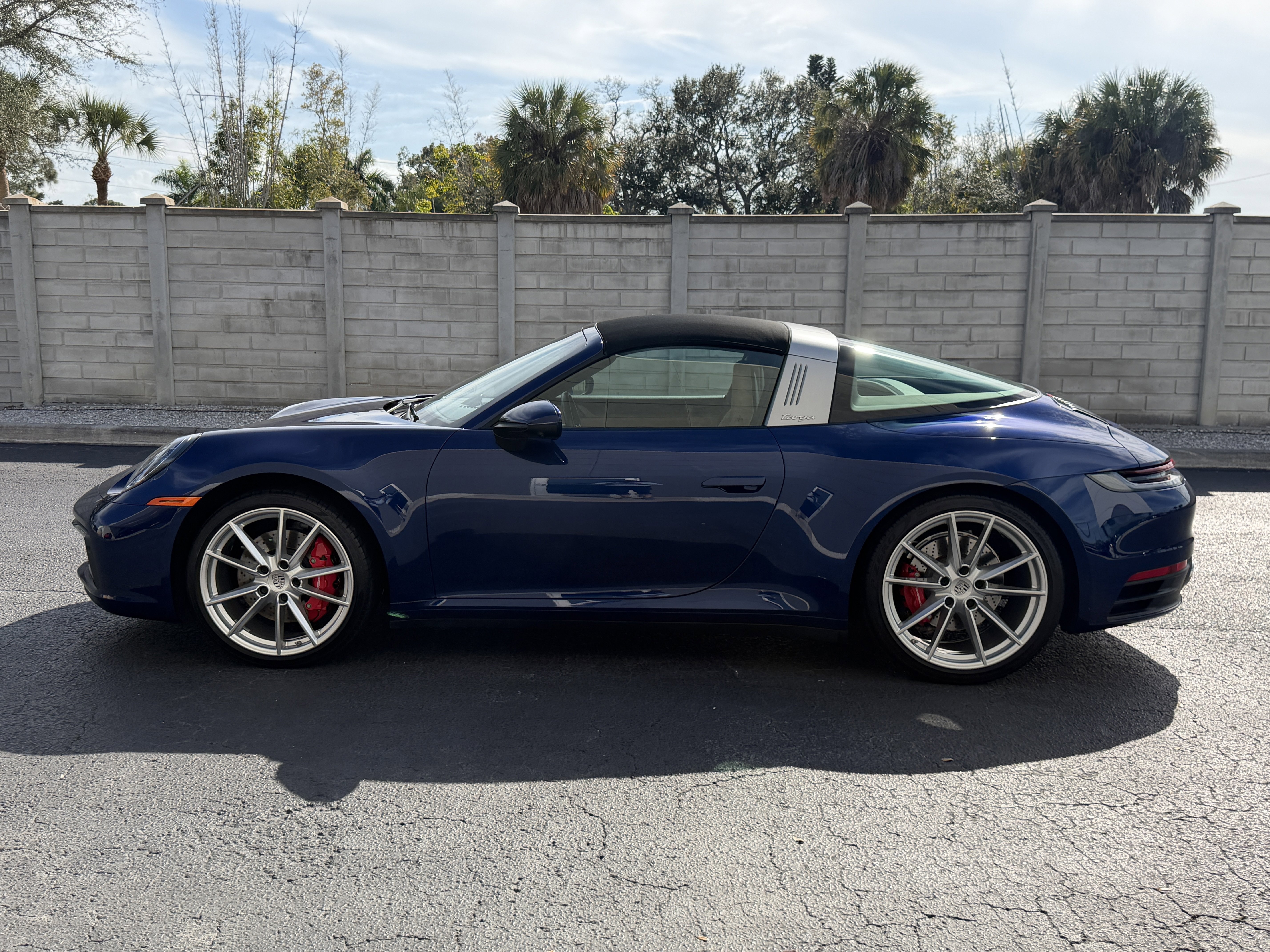 Certified 2021 Porsche 911 Targa 4S image 2