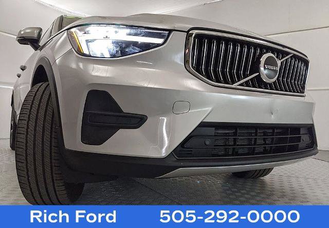 Used 2024 Volvo XC40 B5 Core image 20