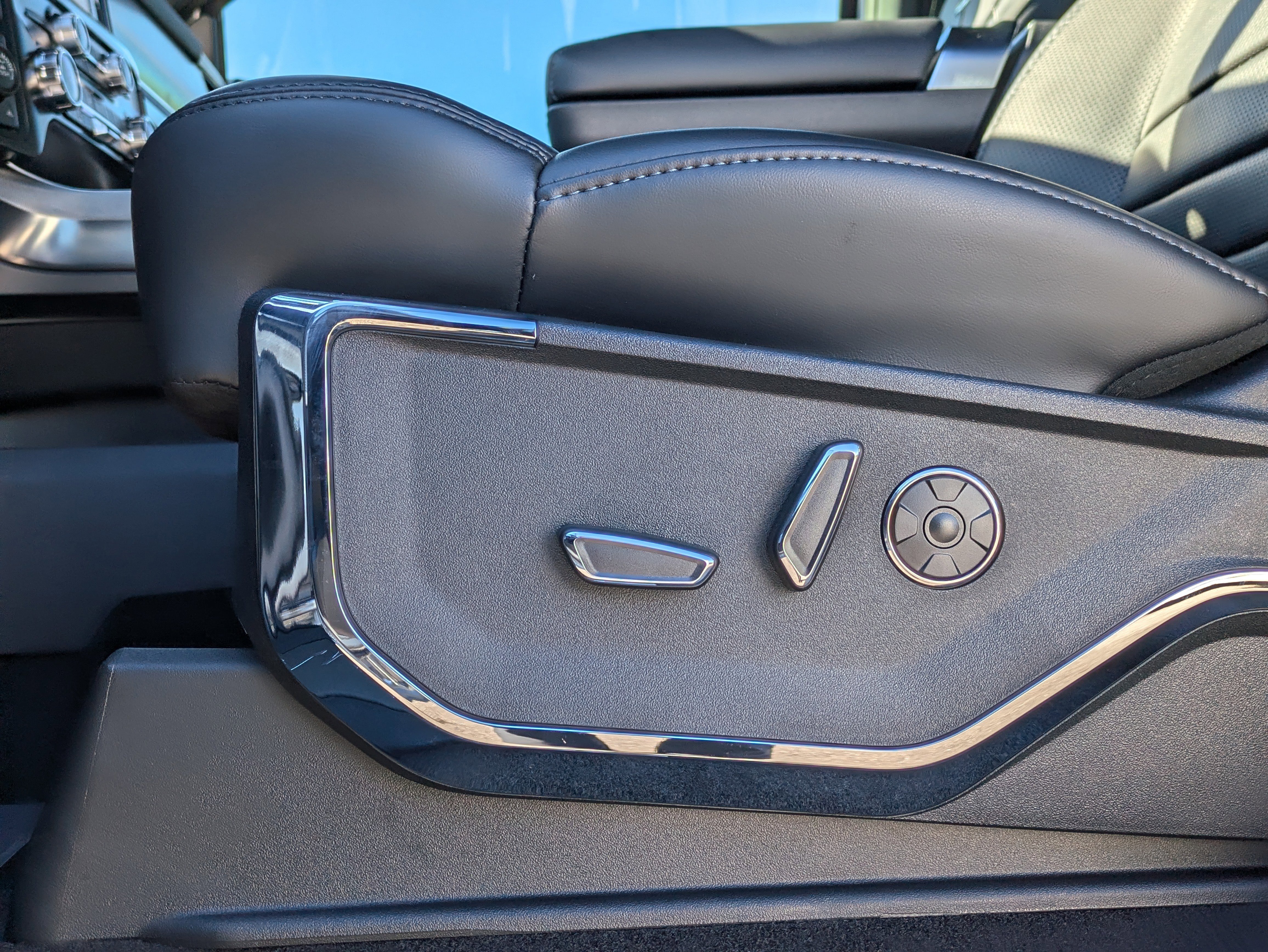 New 2025 Ford F150 Platinum image 24