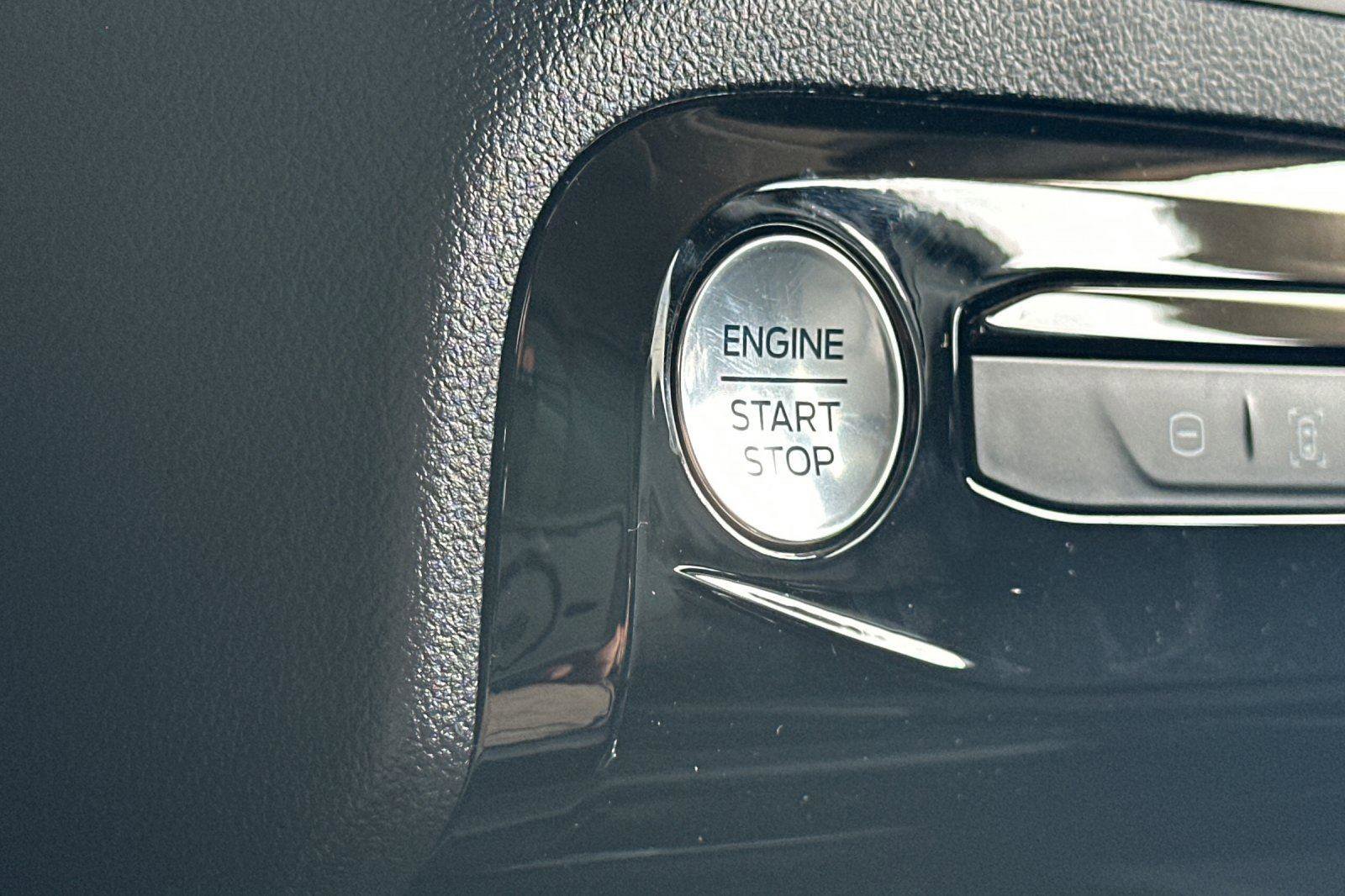 New 2025 Ford Escape SE image 20