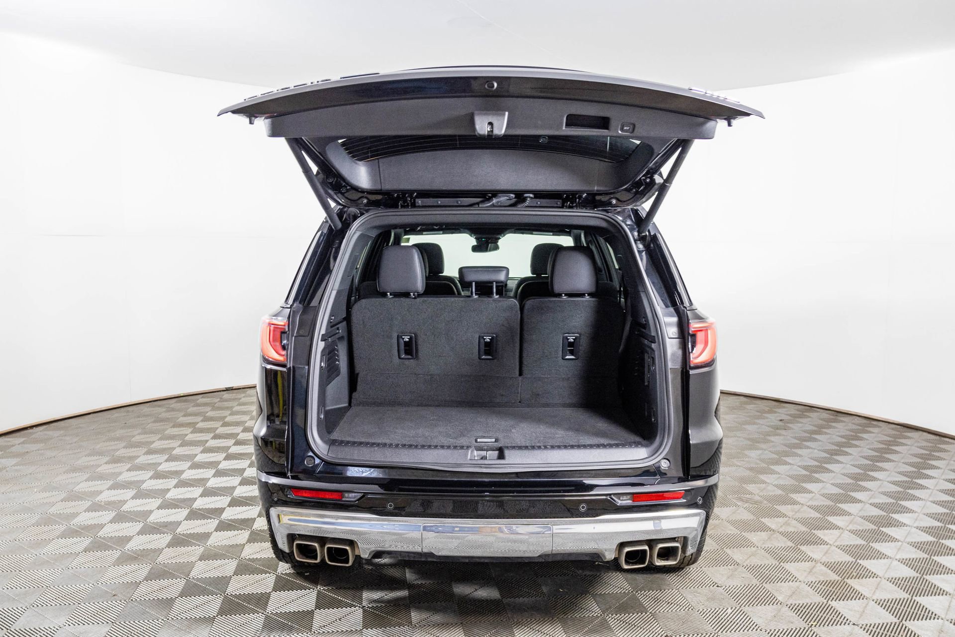 Used 2024 GMC Acadia Denali image 36