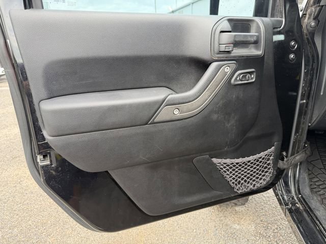 Used 2013 Jeep Wrangler Unlimited Sport image 9