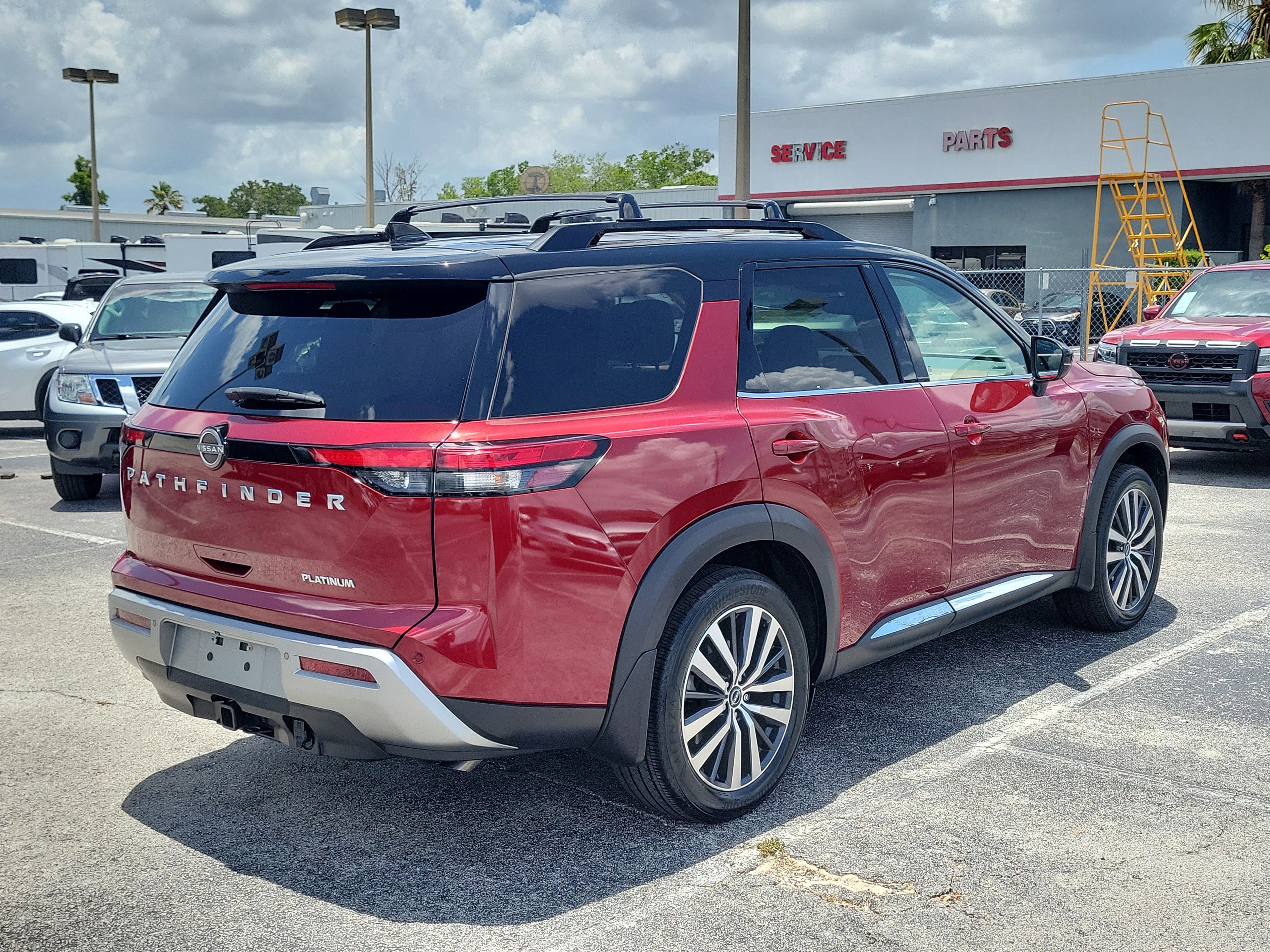 Certified 2022 Nissan Pathfinder Platinum w/ Cargo Package FWD image 4