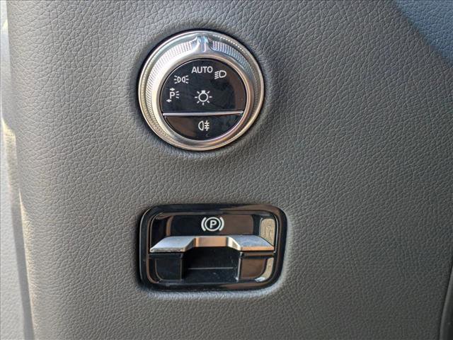 Used 2024 Mercedes-Benz GLC 300 4MATIC image 11