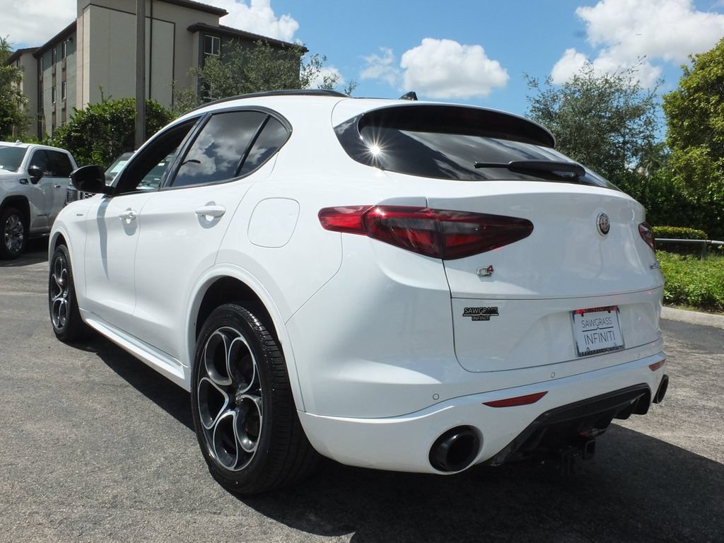Used 2023 Alfa Romeo Stelvio Veloce AWD/4WD image 13