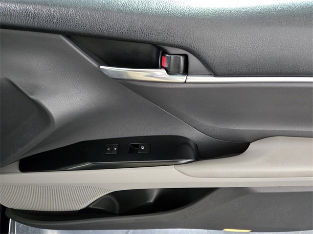 Used 2018 Toyota Camry SE image 24