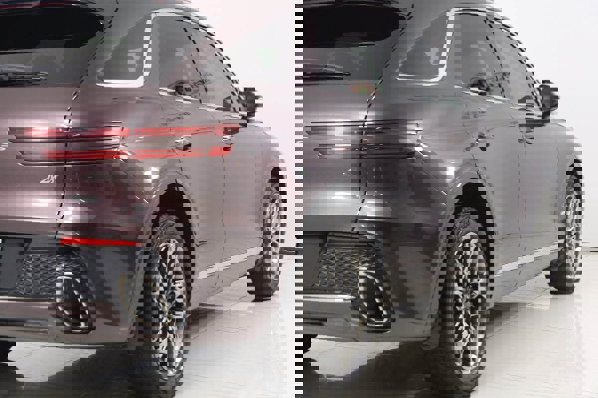 Used 2022 Genesis GV70 2.5T w/ Select Package image 49