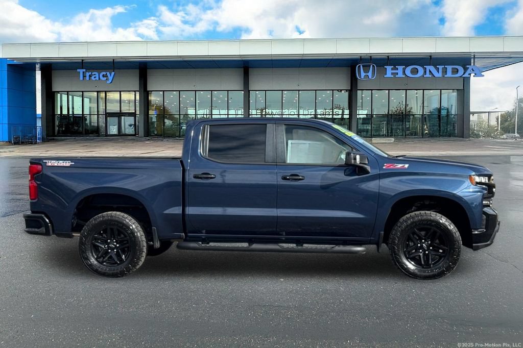 Used 2021 Chevrolet Silverado 1500 LT Trail Boss w/ Convenience Package II AWD/4WD image 4