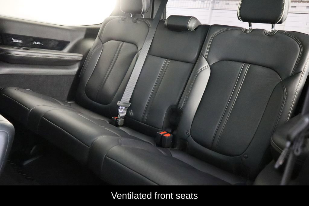 Used 2023 Jeep Grand Wagoneer Series II w/ Premium Group II image 18