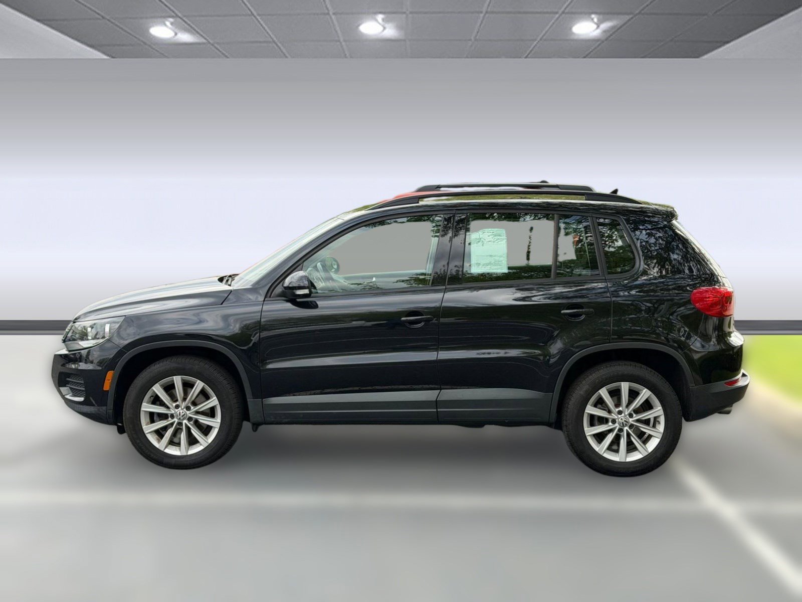Used 2018 Volkswagen Tiguan Limited w/ Premium Package AWD/4WD image 2