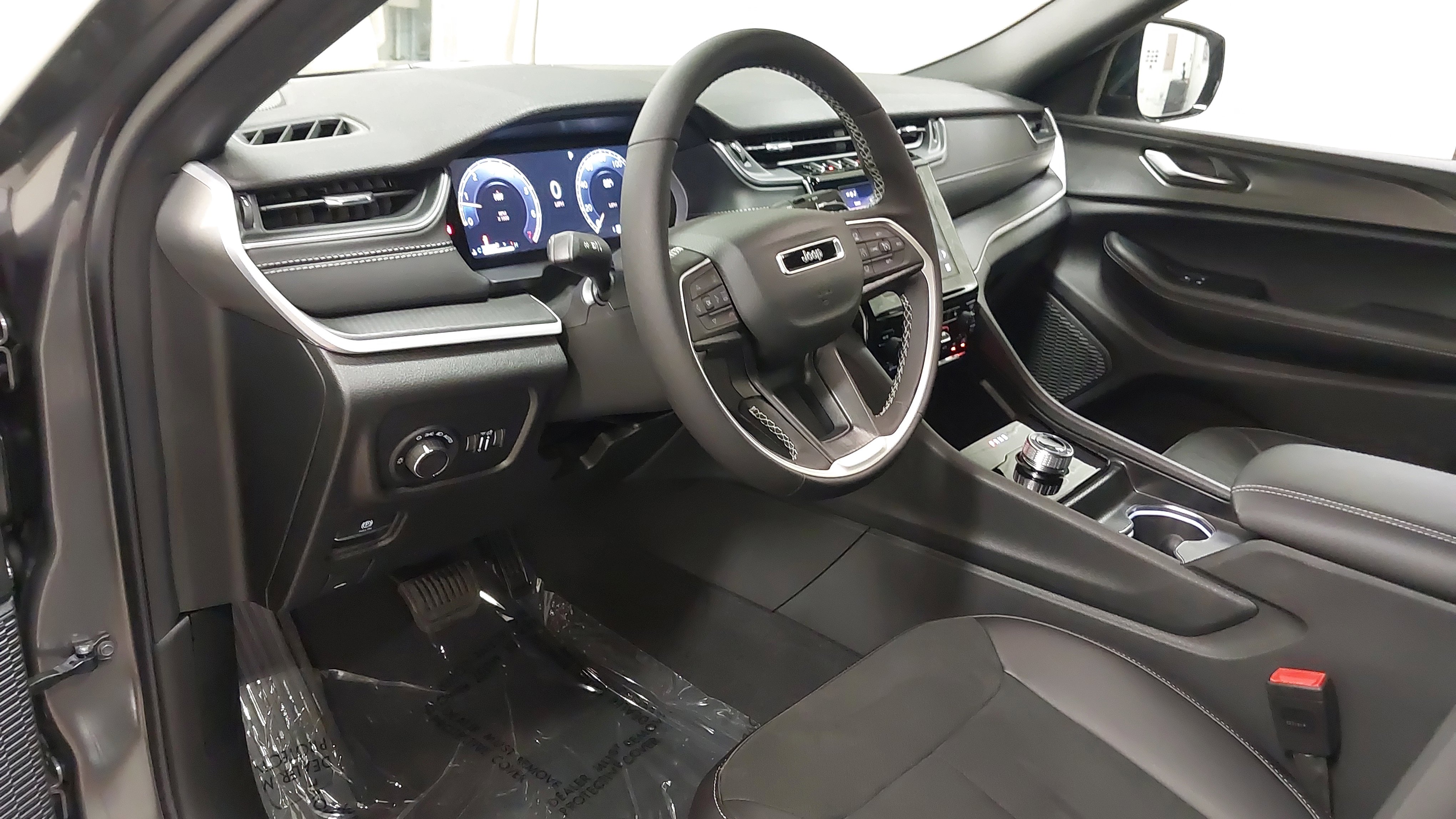 New 2025 Jeep Grand Cherokee 4WD image 17