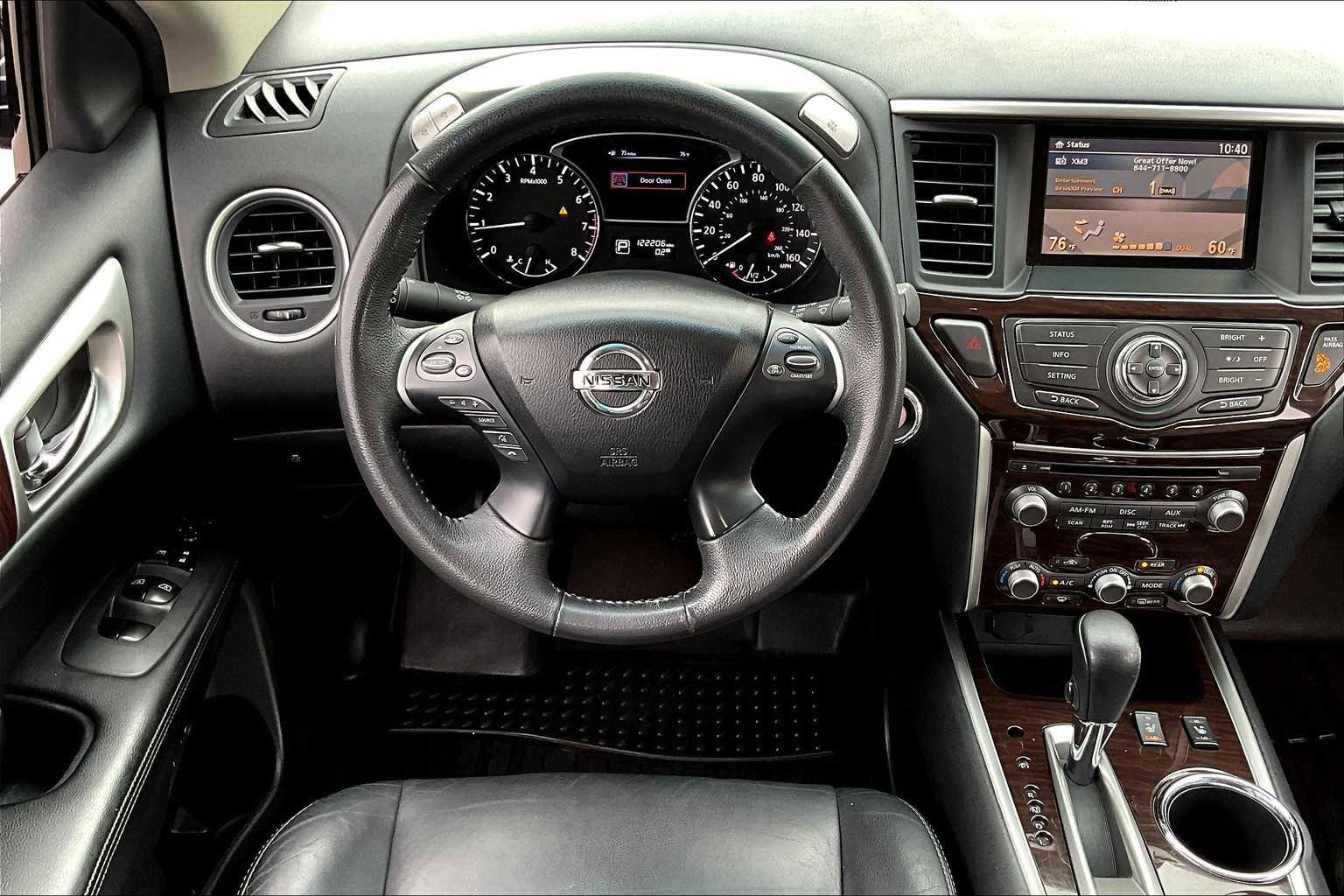 Used 2013 Nissan Pathfinder SL FWD image 6