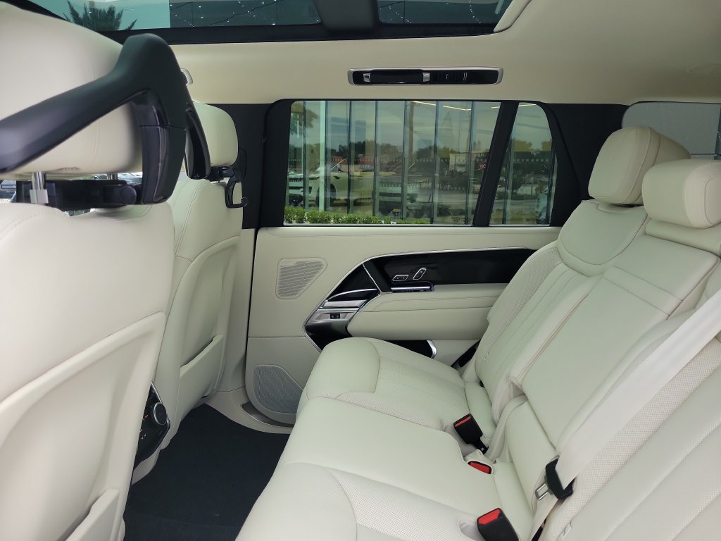 New 2027 Land Rover Range Rover Long Wheelbase SE AWD/4WD image 16