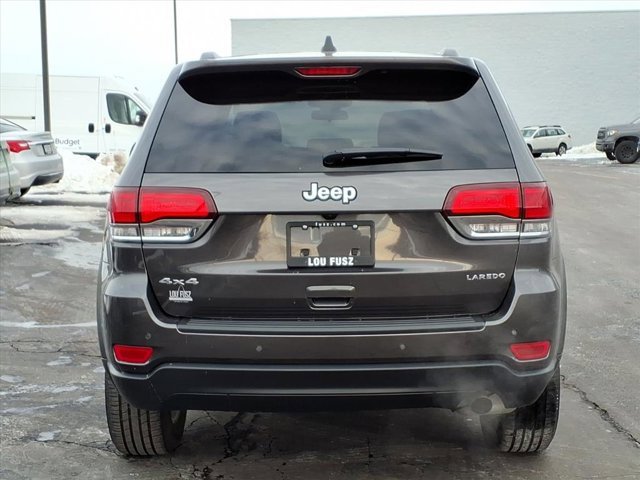 Used 2021 Jeep Grand Cherokee Laredo image 31