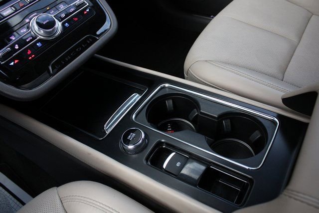 Used 2020 Lincoln Corsair Reserve w/ Elements Package image 21