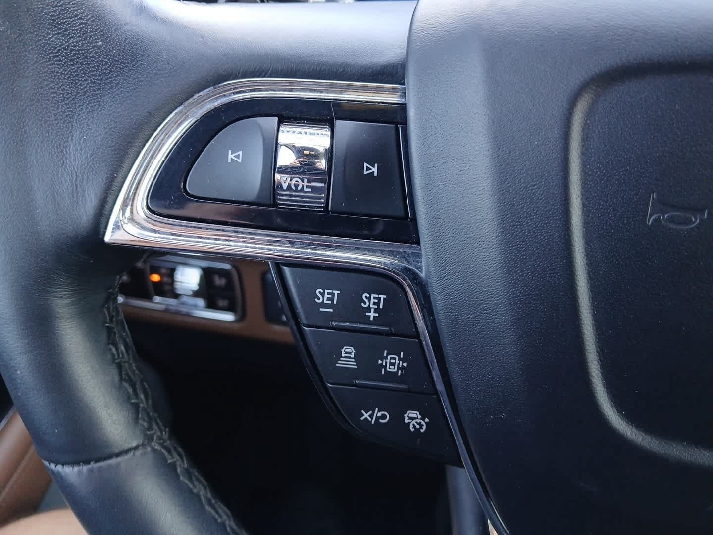 Used 2024 Lincoln Navigator Reserve AWD/4WD image 25