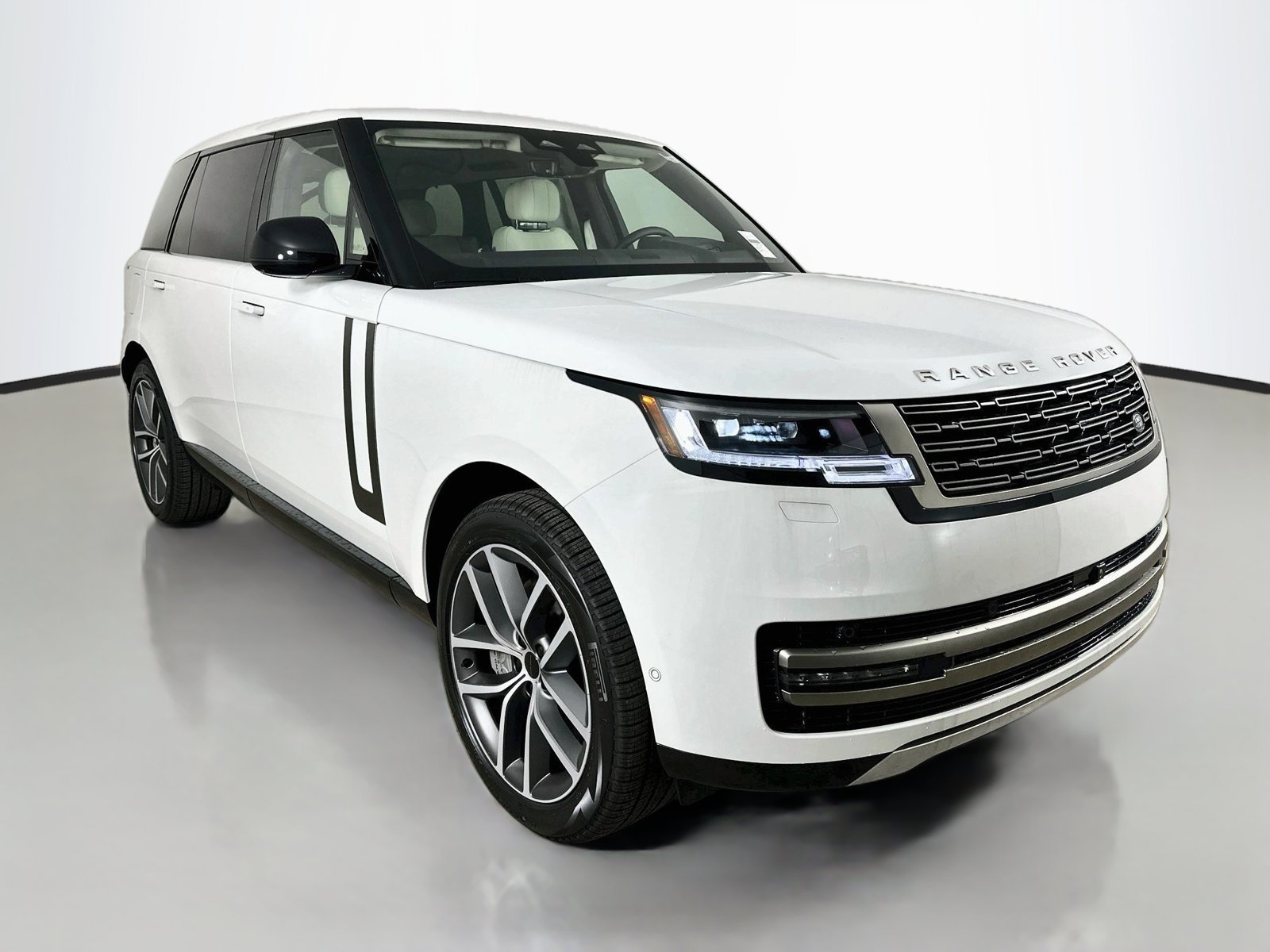 New 2026 Land Rover Range Rover Long Wheelbase SE AWD/4WD image 3
