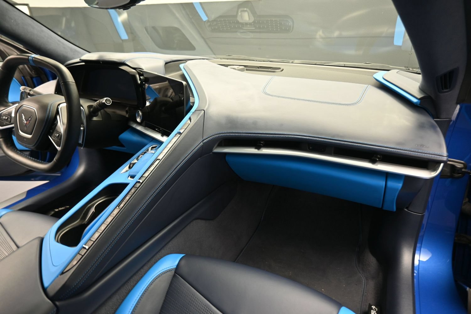 Used 2022 Chevrolet Corvette Stingray Premium Cpe w/ Z51 Performance Package RWD image 18