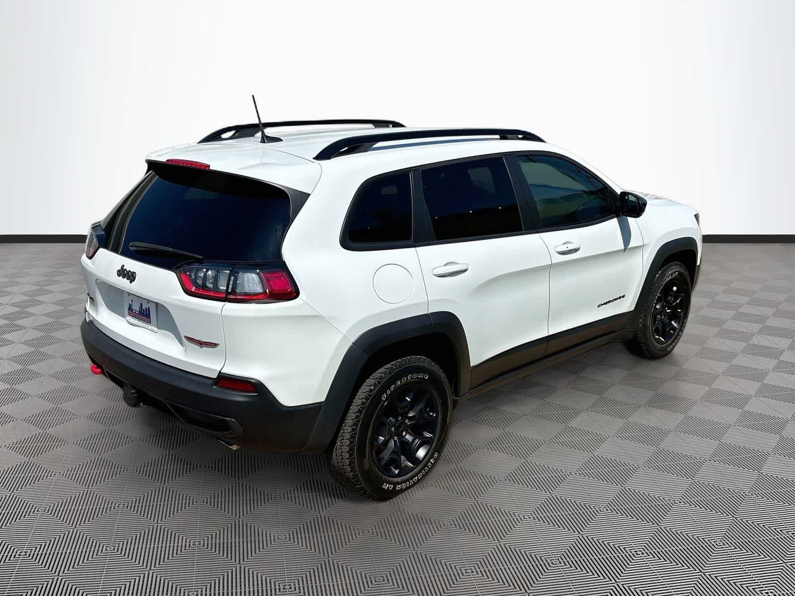 Used 2022 Jeep Cherokee Trailhawk w/ Trailer Tow Group AWD/4WD image 5