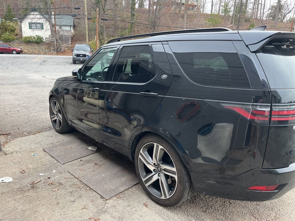 Used 2022 Land Rover Discovery HSE R-Dynamic image 7