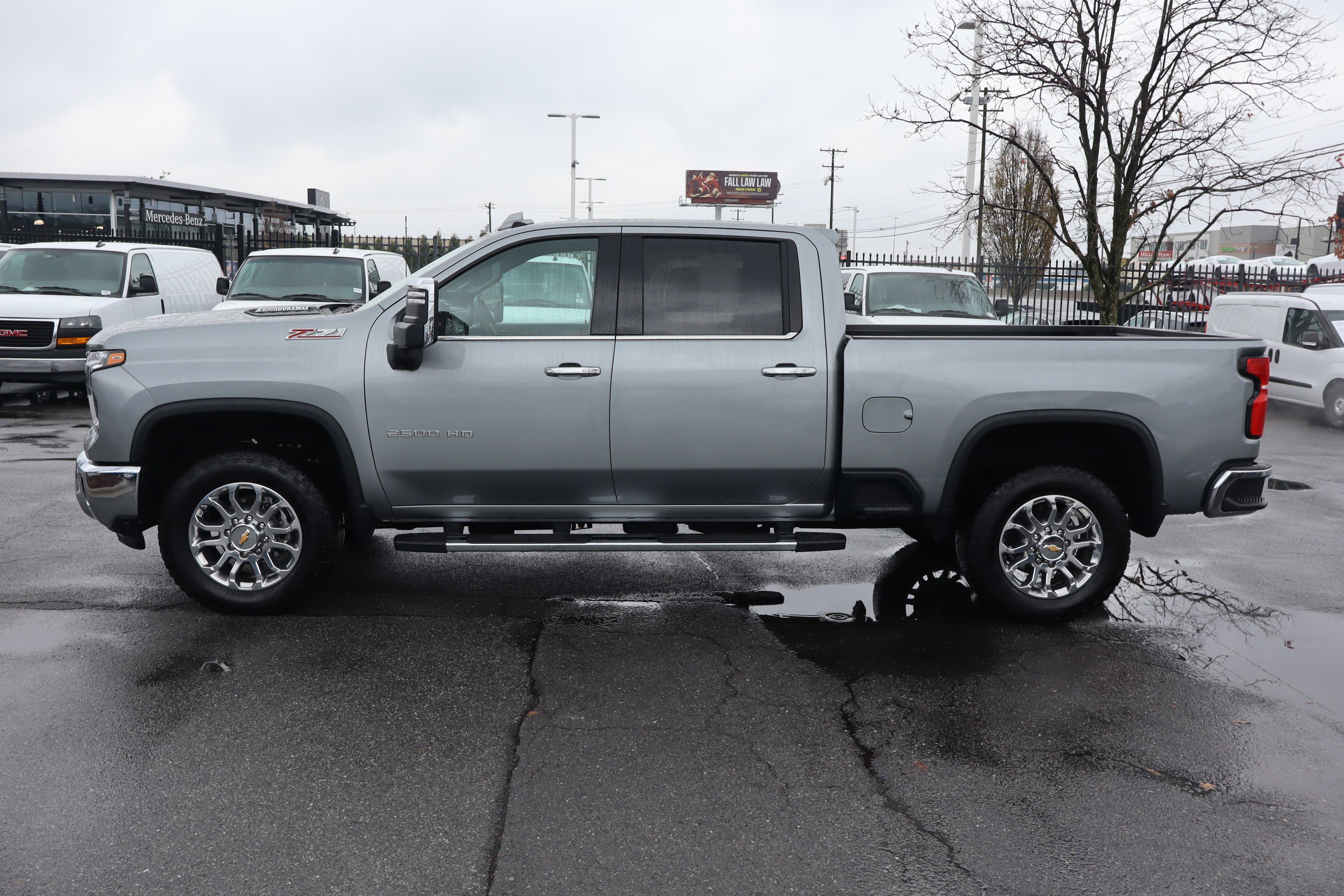 Used 2025 Chevrolet Silverado 2500 LTZ w/ LTZ Plus Package image 7