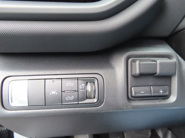 Used 2025 Chevrolet Silverado EV LT AWD/4WD image 40