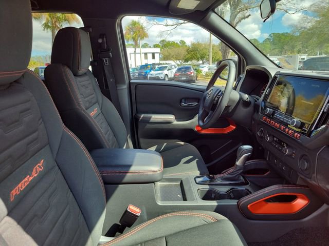 Used 2025 Nissan Frontier PRO-4X image 32