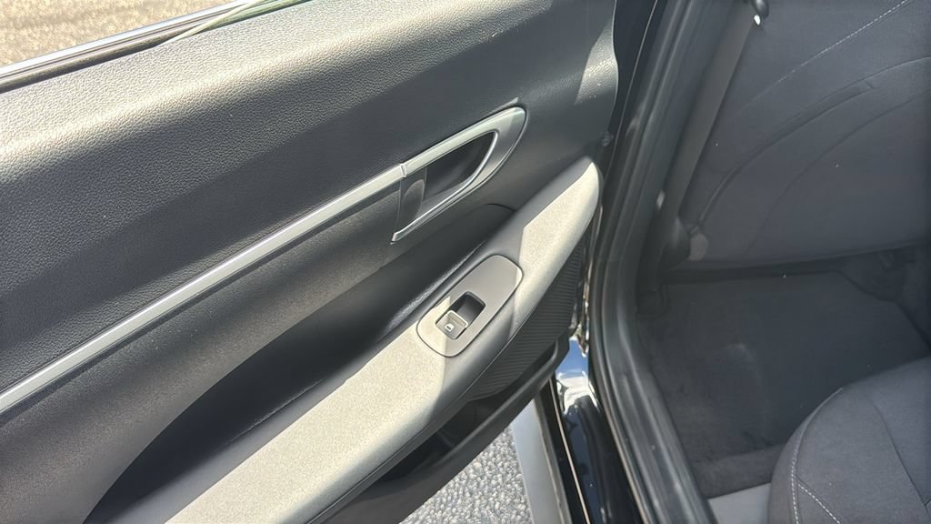 Used 2025 Hyundai Sonata SE FWD image 25