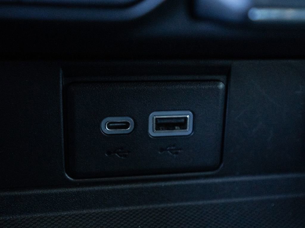 Used 2022 Chevrolet Tahoe Z71 w/ Luxury Package image 37