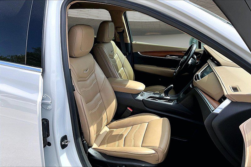 Used 2019 Cadillac XT5 Platinum AWD/4WD image 6