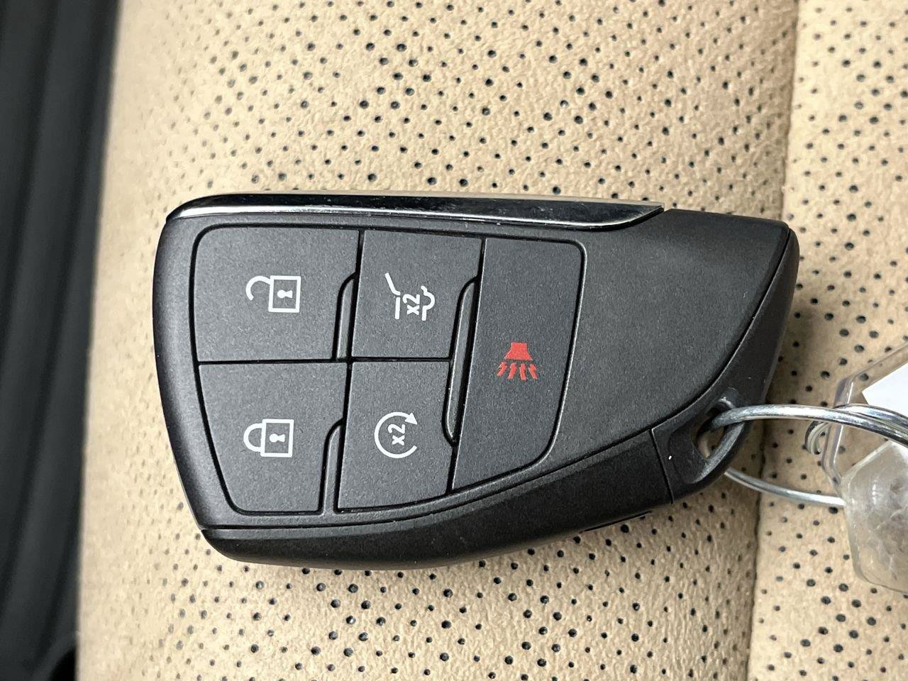 Certified 2025 Chevrolet Equinox ACTIV w/ Safety and Technology Package AWD/4WD image 30